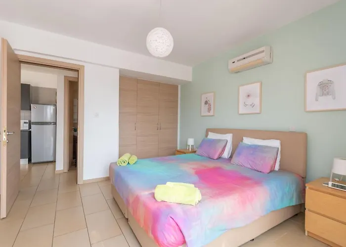 Narcissos 'nissi Beach' C3 *