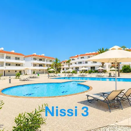 Narcissos 'nissi Beach' C3