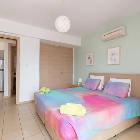 Narcissos 'nissi Beach' C3 *